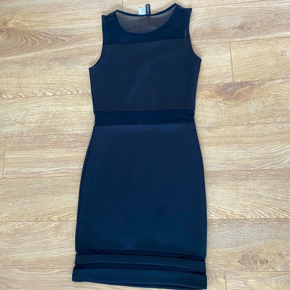 H&M black mini dress - Picture 1 of 5